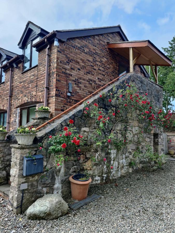 The Granary Apartment Ruthin Bagian luar foto